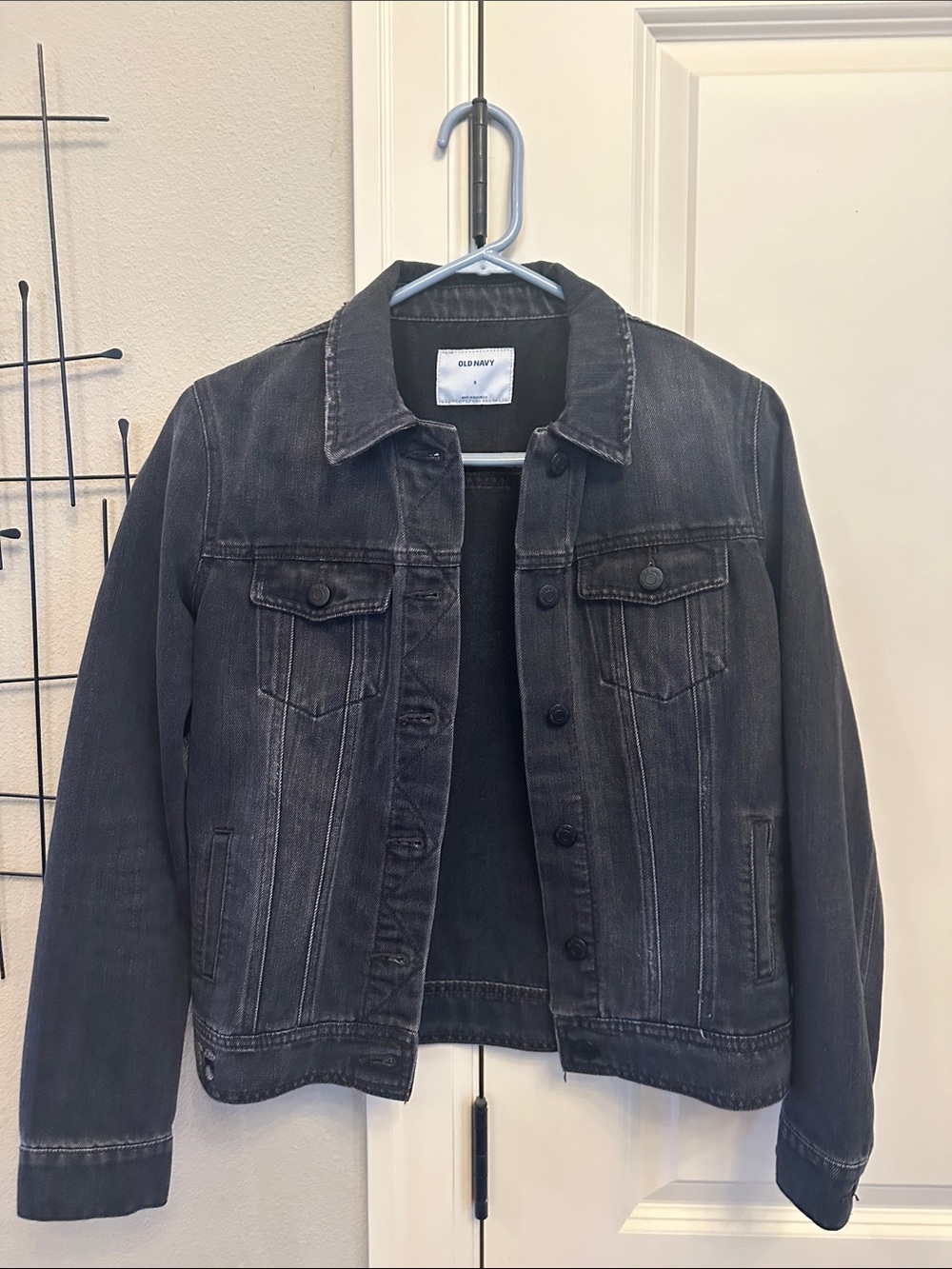 Old Navy Men’s Black Washed Denim Jacket